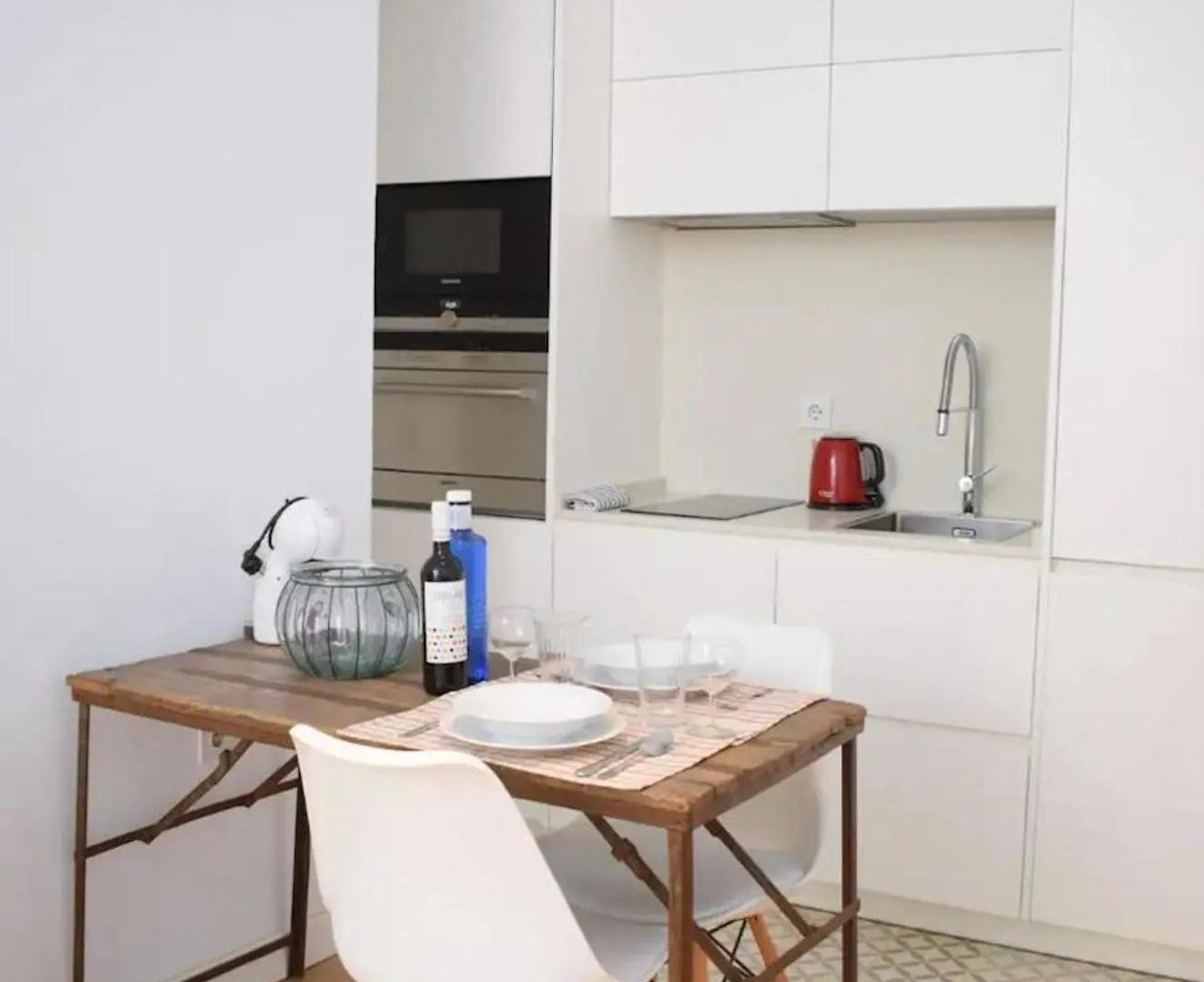 Holidays2Malaga Azucena Central French Balcony Apartment