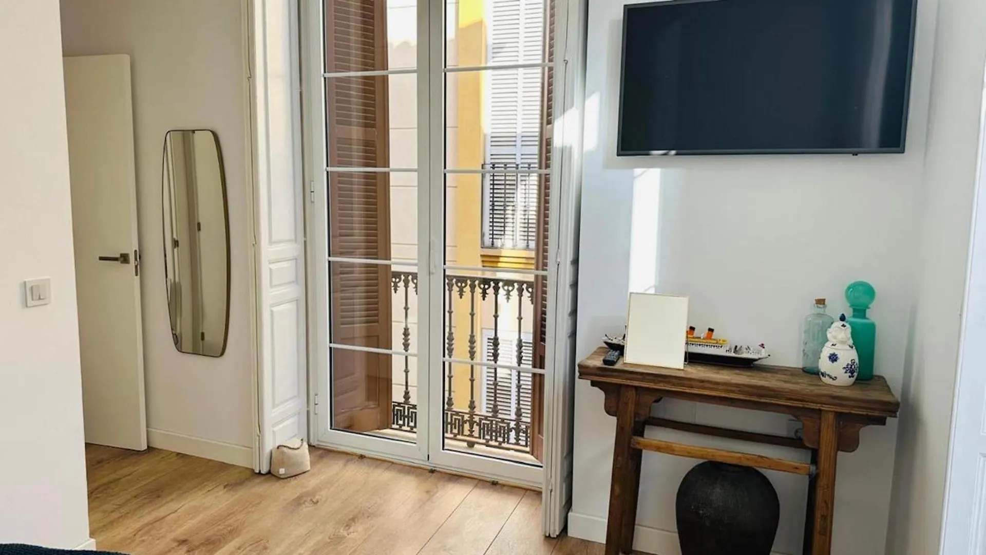 Holidays2Malaga Azucena Central French Balcony Apartment Malaga