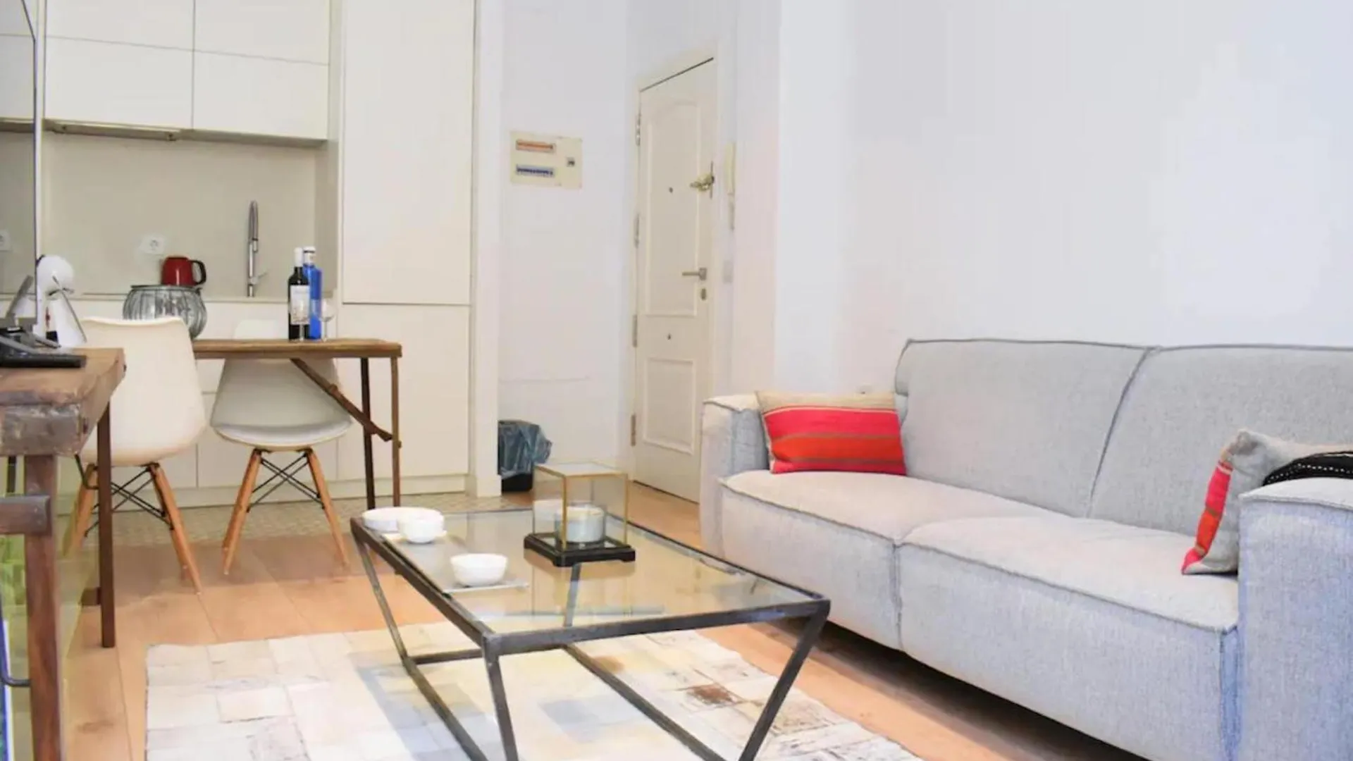 Holidays2Malaga Azucena Central French Balcony Apartment Spain
