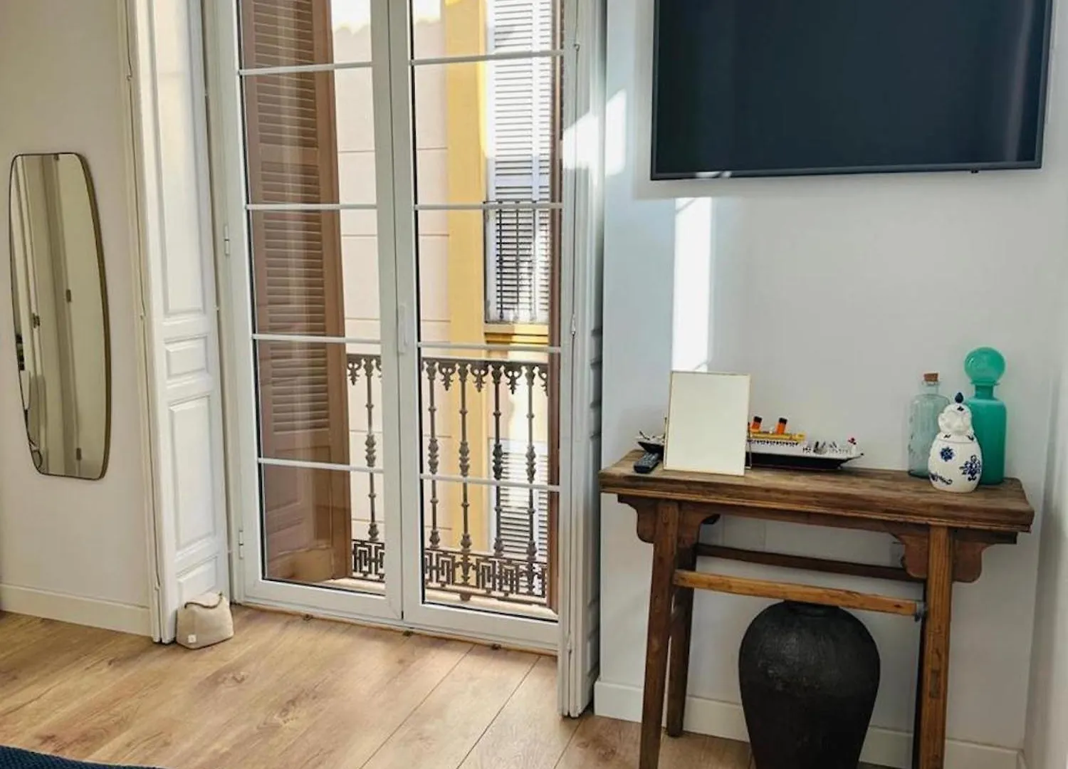 Holidays2Malaga Azucena Central French Balcony Apartment Spain